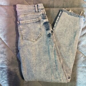 Kensie Light Blue Cropped Jeans